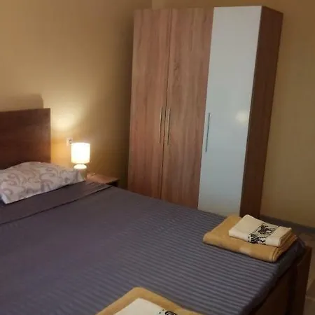 Apartament Intriga